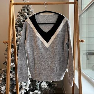 Gray V-Neck Preppy Knit Sweater Black Ivory Trim Soft Cozy Pullover